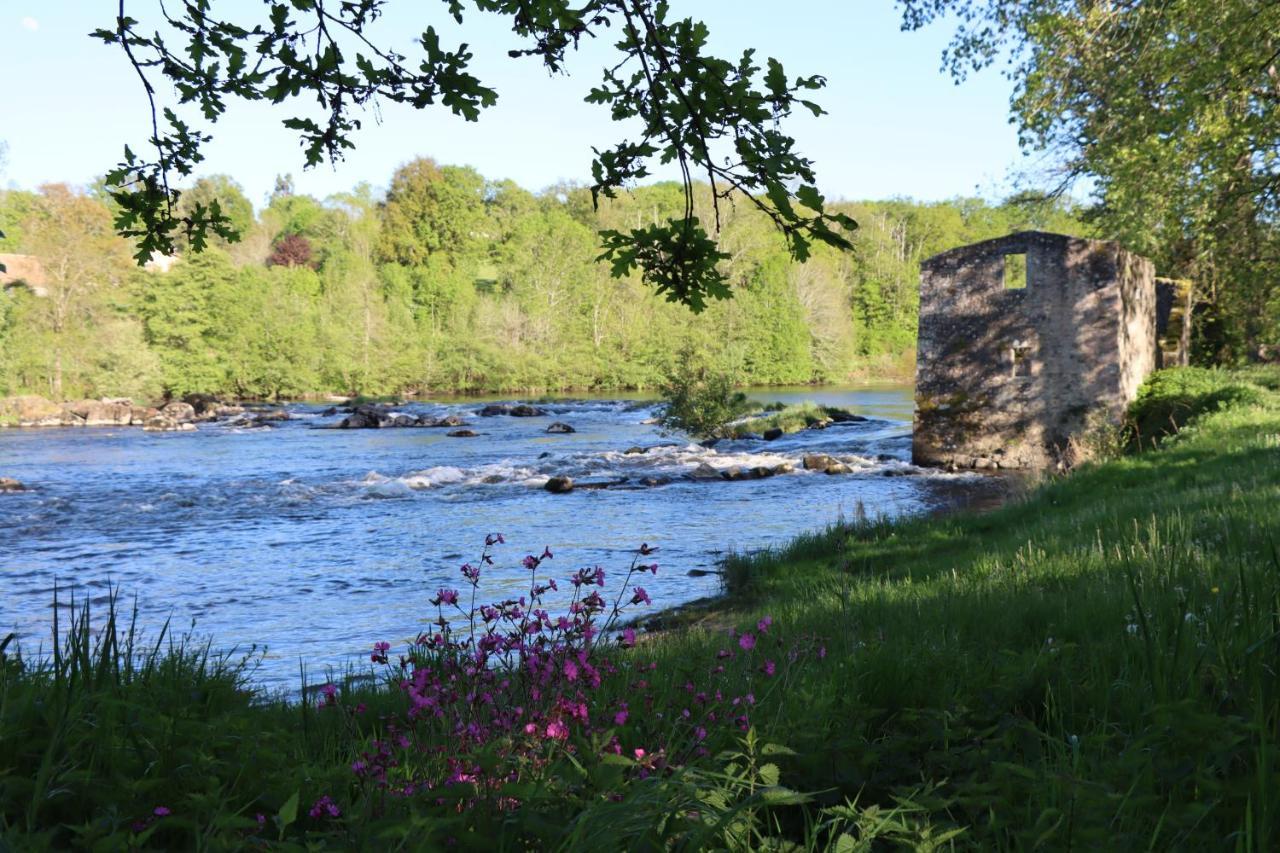 Manot Vacances - Gites En Bord De Vienne ภายนอก รูปภาพ