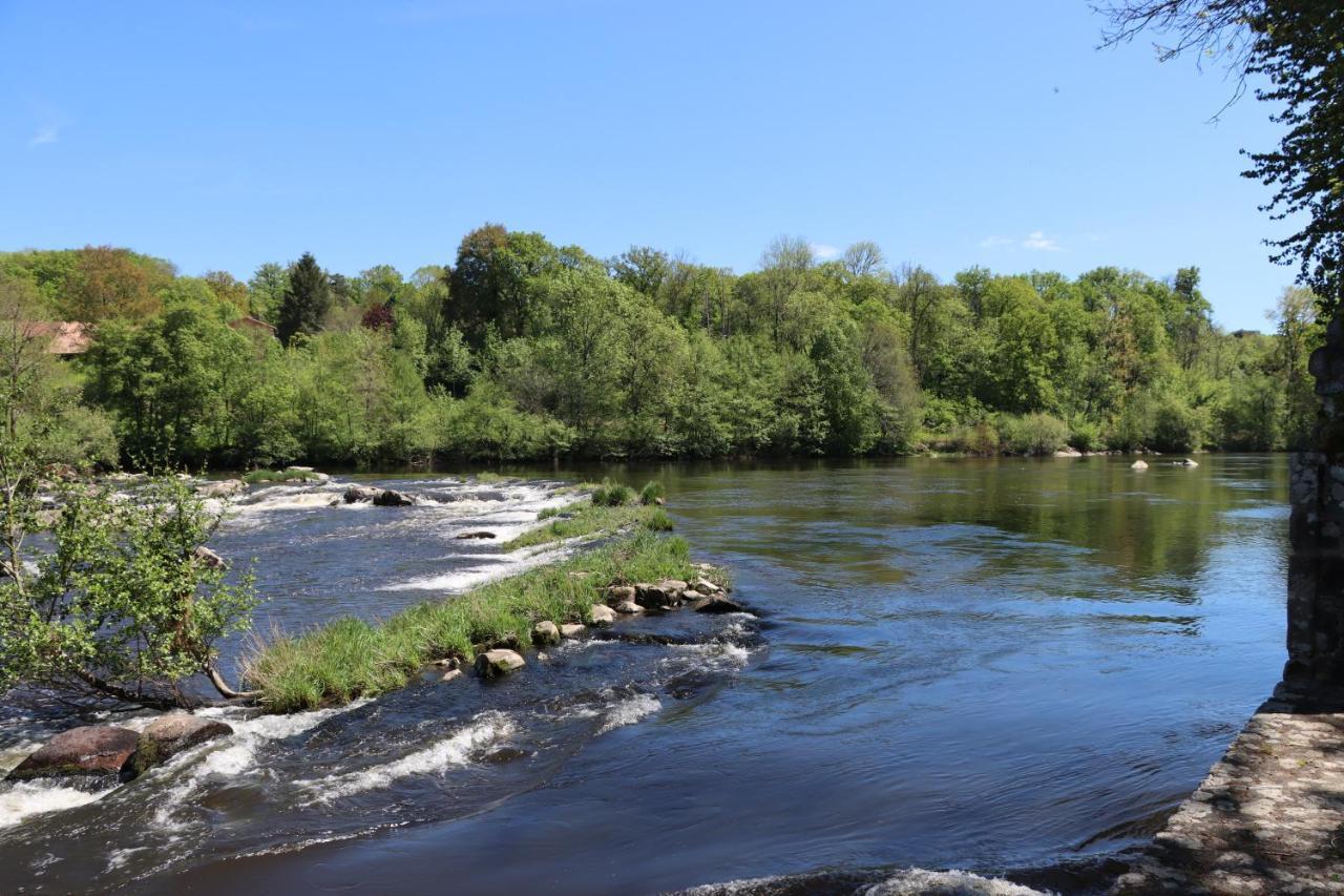 Manot Vacances - Gites En Bord De Vienne ภายนอก รูปภาพ